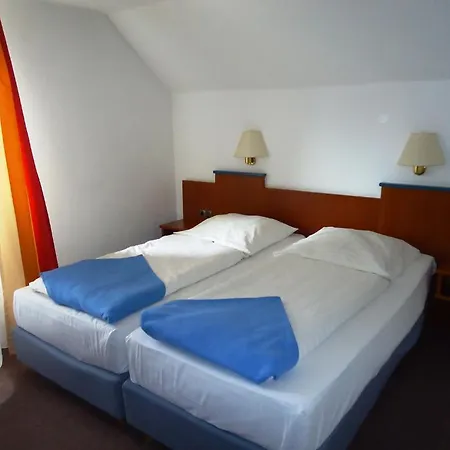 Hotel-restaurant Kolossos ホテル ノイス