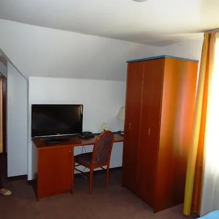 ホテル Hotel-restaurant Kolossos ノイス